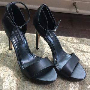 White House black market Arabella sandals size 7